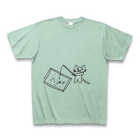 砂場で釣りをする猫｜Tシャツ｜アイスグリーン